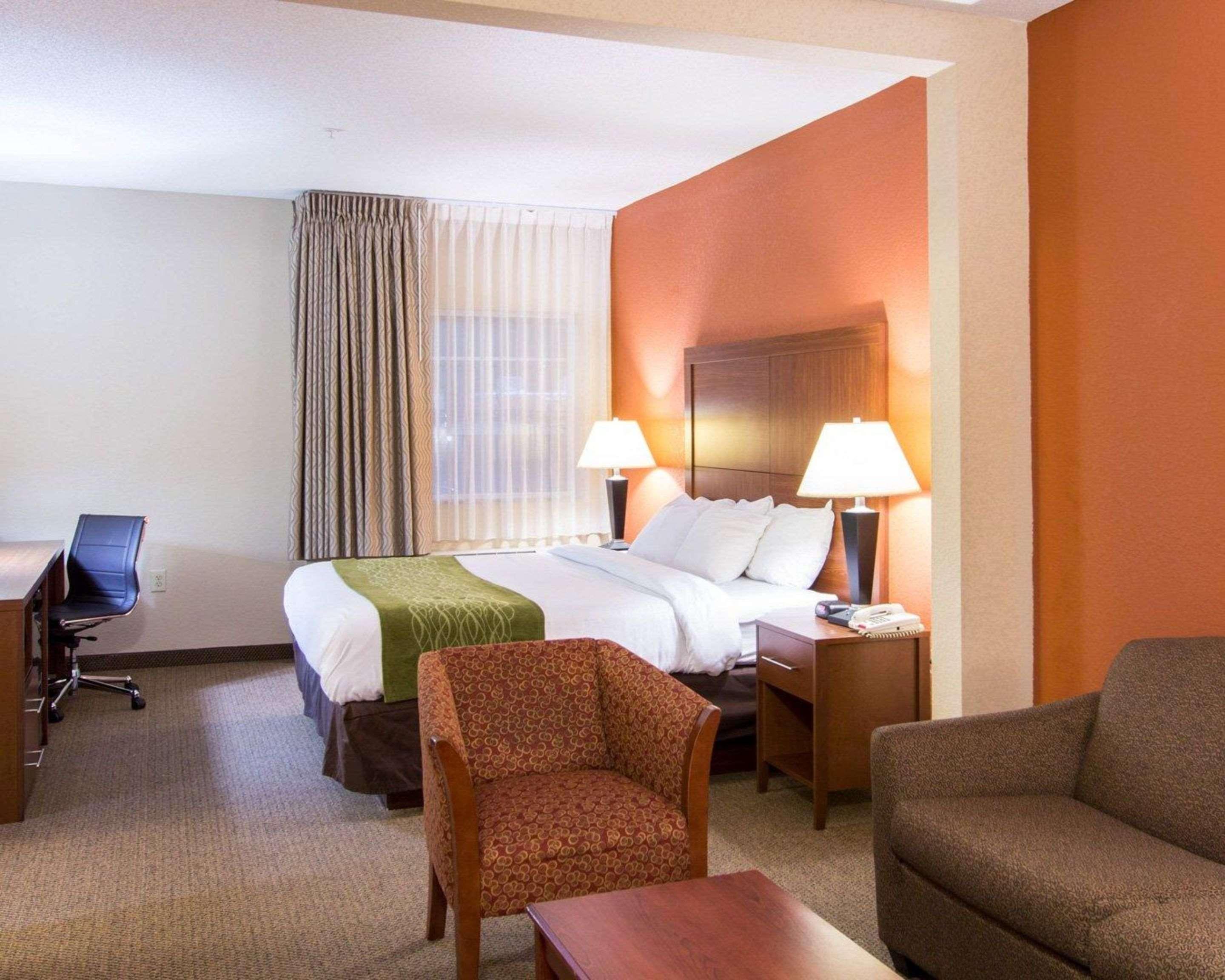 Comfort Inn & Suites Airport Convention Center North Charleston Exteriör bild