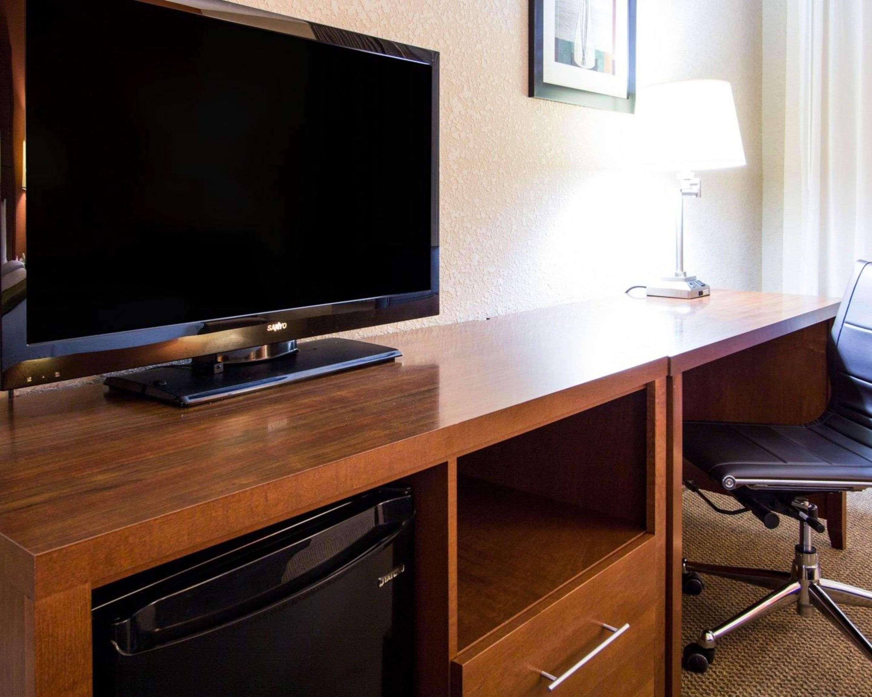 Comfort Inn & Suites Airport Convention Center North Charleston Exteriör bild