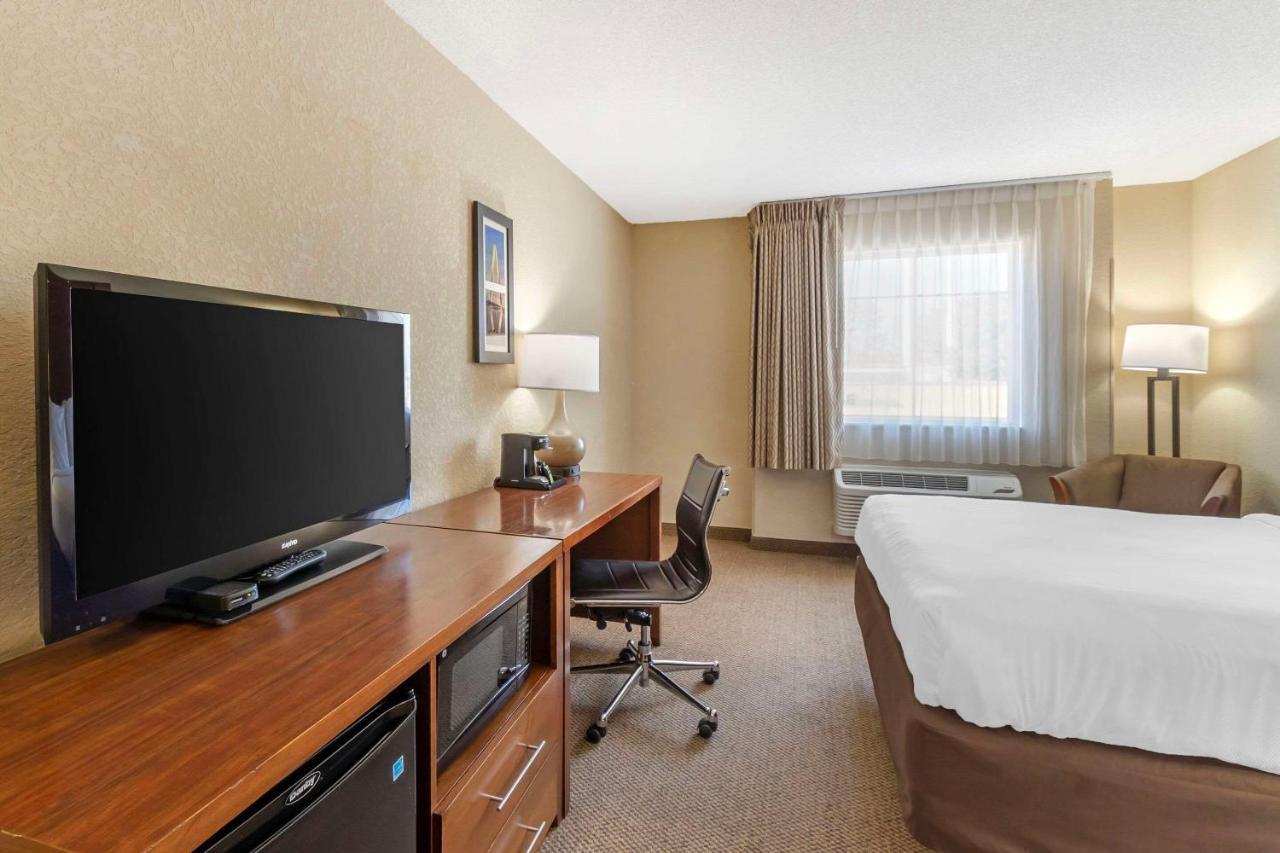 Comfort Inn & Suites Airport Convention Center North Charleston Exteriör bild
