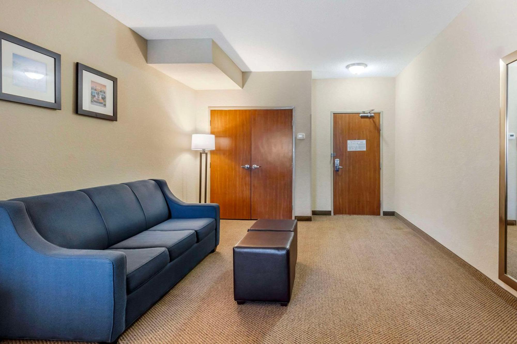 Comfort Inn & Suites Airport Convention Center North Charleston Exteriör bild