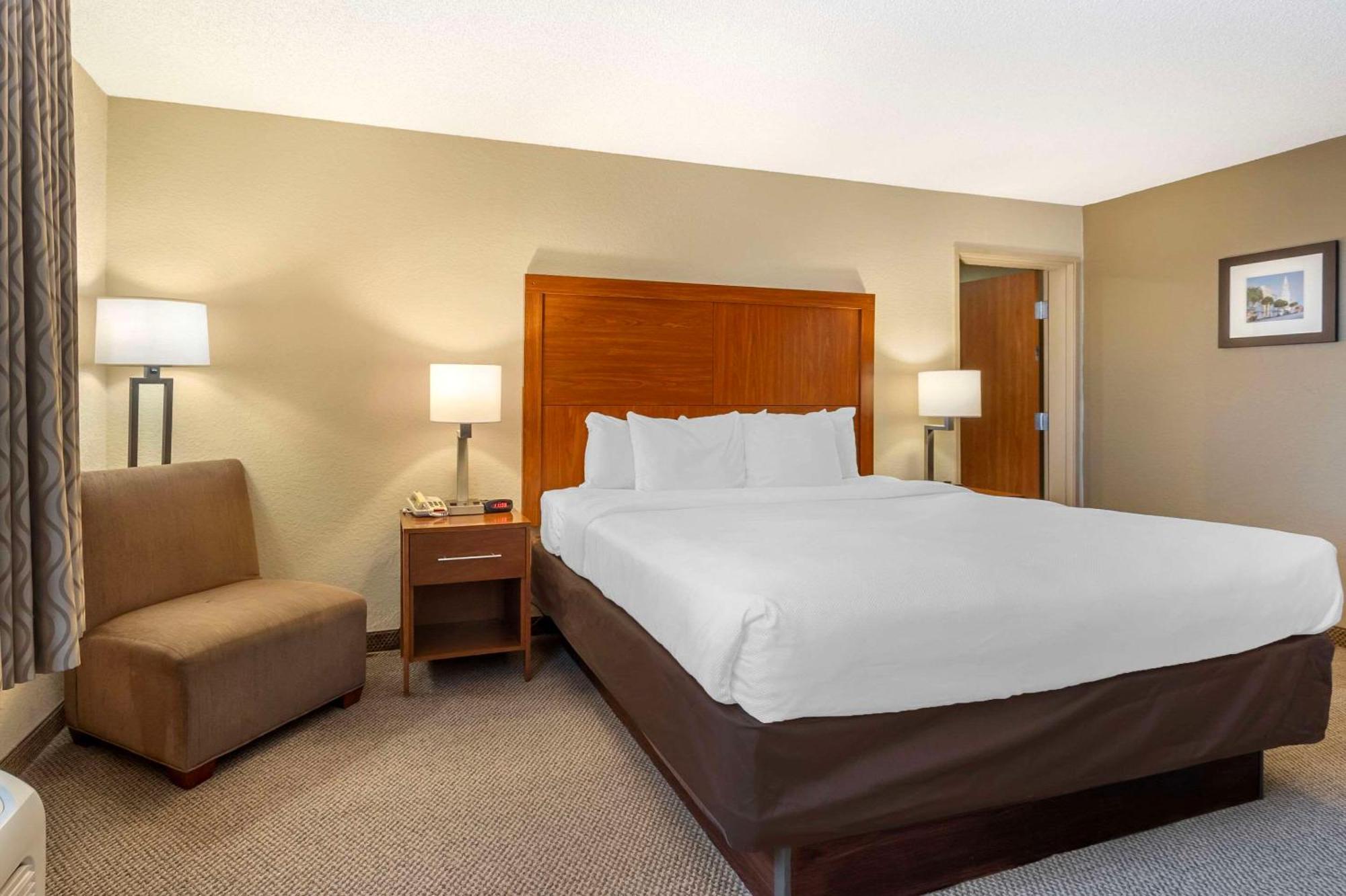 Comfort Inn & Suites Airport Convention Center North Charleston Exteriör bild