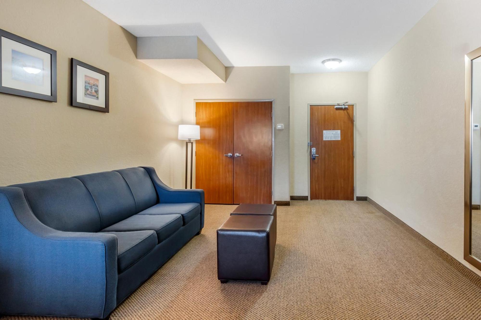 Comfort Inn & Suites Airport Convention Center North Charleston Exteriör bild